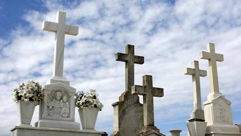 FSSPXES's tweet photo. Los fieles difuntos - Pidamos a Jesús y a su Santísima Madre por todas las almas del purgatorio, y sobre todo por las de nuestros padres, parientes, benefactores, amigos y enemigos, y también por aquellas almas que no tengan a nadie que rece por ellas. https://t.co/EmLAKJcyA6 https://t.co/Oku1caaeVs
