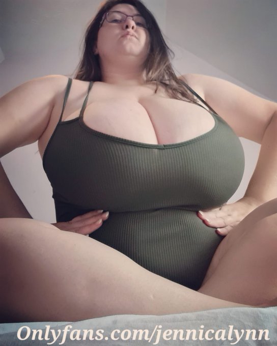 The straps might snap 🤣 Join my onlyfans, link in comments! #followme #RetweeetPlease #girl #picoftheday<a href="/tag/picoftheday"class="tags"><span>#picoftheday</span></a><a href="/tag/girl"class="tags"><span>#girl</span></a><a href="/tag/followme"class="tags"><span>#followme</span></a><a href="/tag/curves"class="tags"><span>#curves</span></a><a href="/tag/jointheclub"class="tags"><span>#jointheclub</span></a>