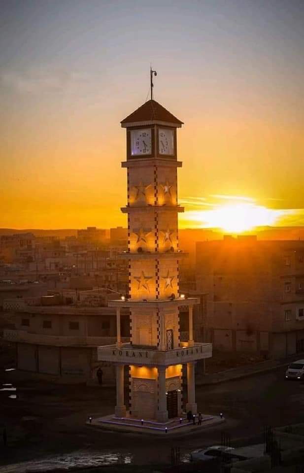 Zanear511's tweet photo. Kobanê, ala di sîngê ezman de her ku şewq dide û tariya şevan diçirîne, nazdara bedew...🔥
كوباني الرقيقة و الجميلة، رايةٌ تنير صدر السماء و تمزق سواد الليل.🔥 https://t.co/gvVY0MCWwp