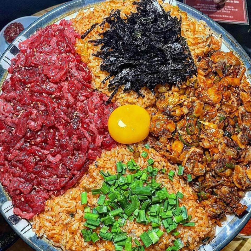 pegopa_korea's tweet photo. 🇰🇷韓国・ソウルにある魚介類専門店！

🐟너무한육회연어🐟

カンナム駅の近くにあり、“ユッケ”と“サーモン”の食べ放題が話題❣️

たっぷりユッケをのせたビビンバも絶品で、卵黄を崩して食べると🤤

📍 서울 강남구 역삼동 820-1 B2

#ペゴパ #韓国情報 #韓国料理 #韓国 https://t.co/YhMnRUffA8