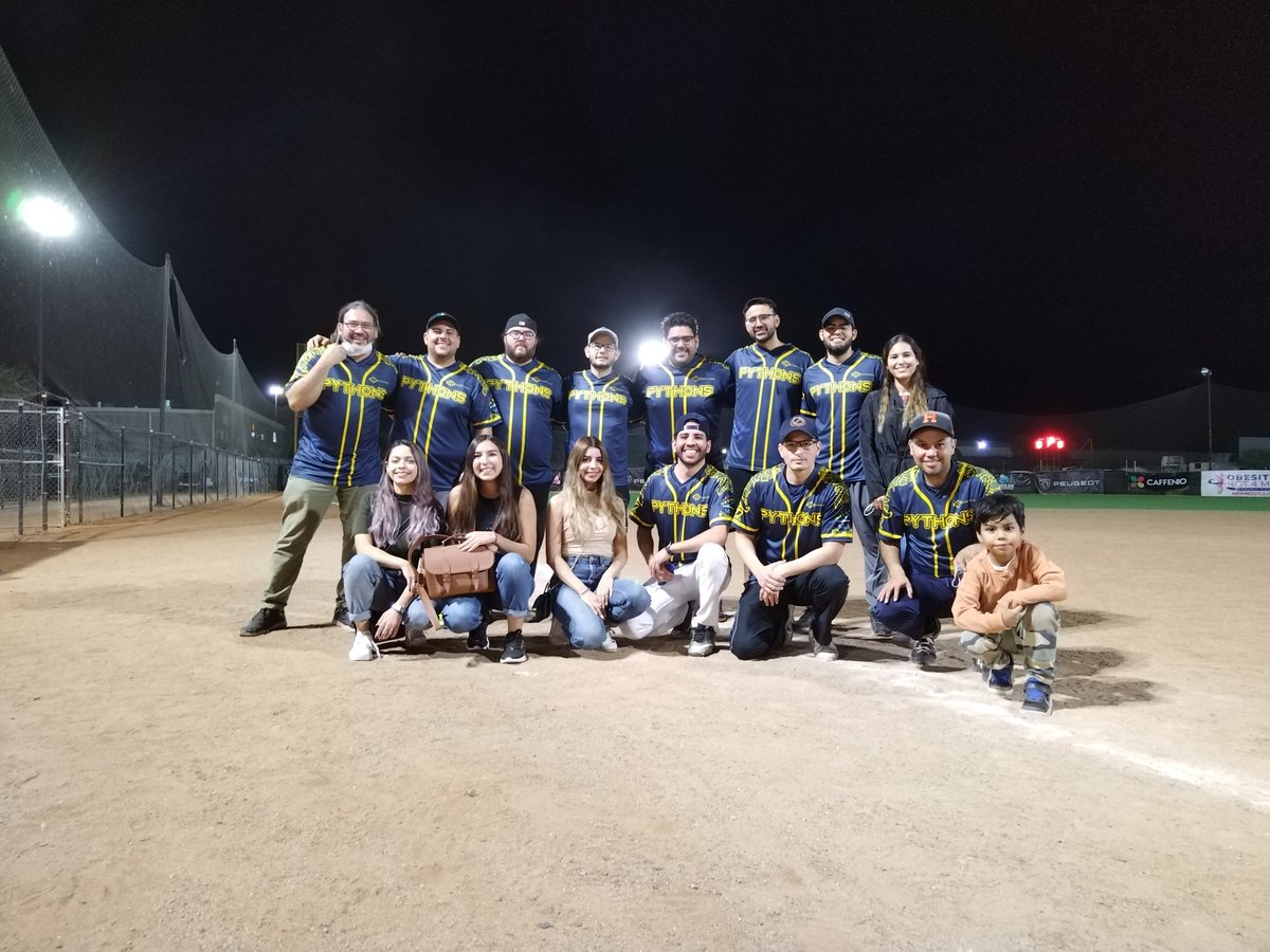 Primera victoria de Los Pythons, el equipo de slowpitch de la <a href="/McdUnison/">mcd-unison</a>

Imparables...
