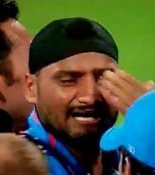 IbadKhan0786's tweet photo. @harbhajan_singh @DisneyPlusHS 😁😜😂🤣😜🤪😜😝🤣😂
2nd 😭😭 https://t.co/ixsn2kVqz0