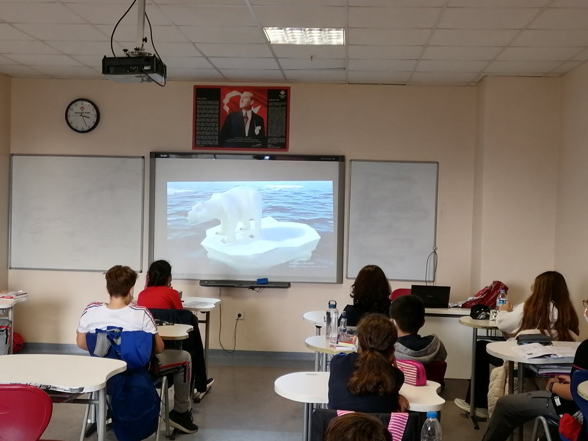 SedaDeirmencio2's tweet photo. 7. Sınıf öğrencilerimizle Master junior programı kapsamında Küresel İklim Krizi ve İklim Eylemi Hakkında eğitici videolar izleyerek beyin fırtınası yaptık.#BahcesehirKoleji #GeridönüşümSerüvenim @TamerrAktas @FGencel @ozdmir_ebru https://t.co/EGwySUVTit