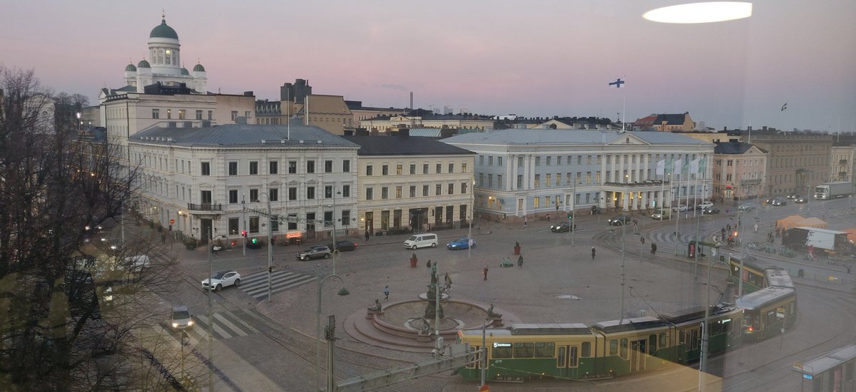 annsimila's tweet photo. @JpRistola @lvmfi Iltaa kohden kirkastui ja kauniit jouluvalotkin syttyivät vastapäisiin taloihin. Kaunista oli! https://t.co/88arvLGcCj