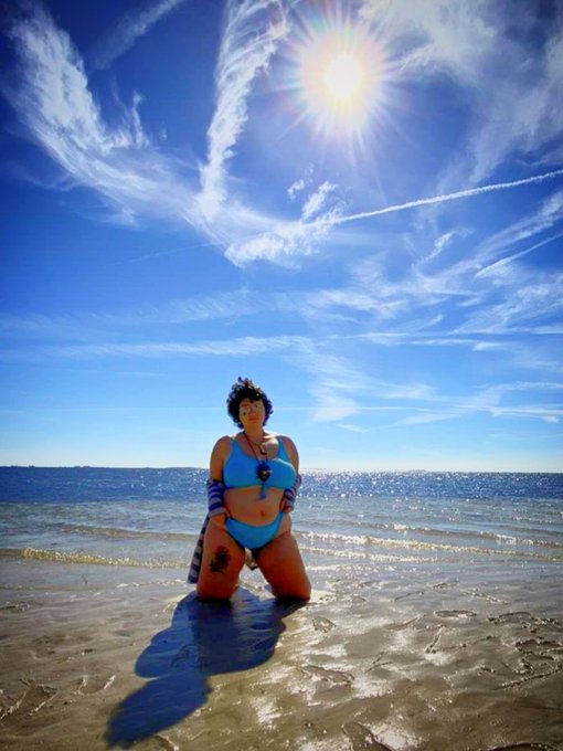 Beach dayyyy https://t.co/Il0ZHIzRNV<a href="/tag/vegas"class="tags"><span>#vegas</span></a><a href="/tag/true"class="tags"><span>#true</span></a><a href="/tag/show"class="tags"><span>#show</span></a><a href="/tag/dream"class="tags"><span>#dream</span></a><a href="/tag/come"class="tags"><span>#come</span></a><a href="/tag/planethollywood"class="tags"><span>#planethollywood</span></a>