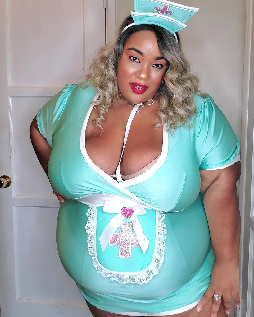 DIVATEETEE's tweet photo. HAPPY HALLOWEEN  2021...FROM NURSE TIFF

#PLUSSIZEHALLOWEEN #HAPPYHALLOWEEN #halloweencostume #blackgirlswithstyle #nursecostume #yandyhalloween #flyfluffyandfabulous  #divateetee #plussizehalloweencostume https://t.co/r8fV4TveA7