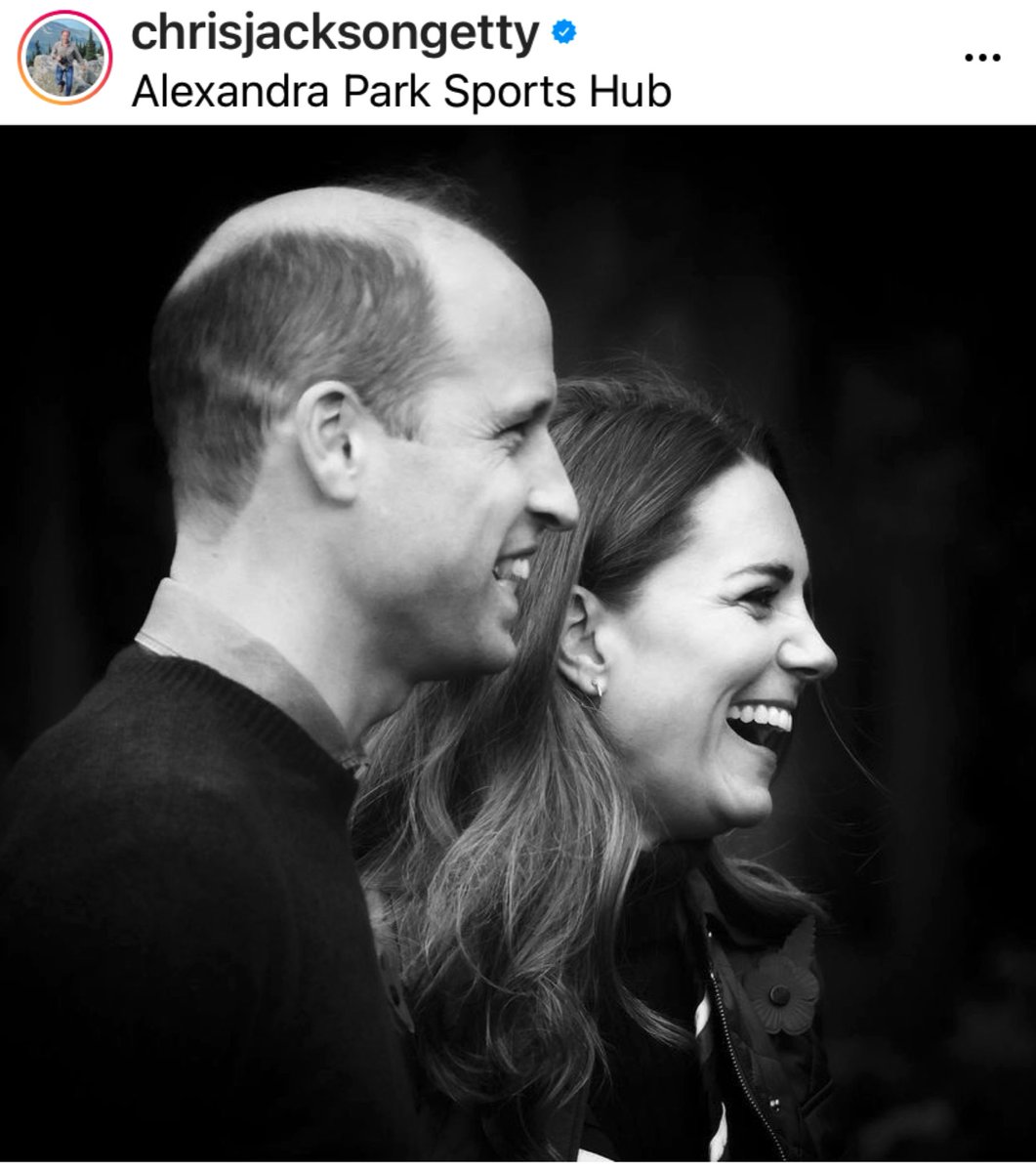 jozzzaphen's tweet photo. I see #ChrisPR black n shite photos are coming again 😂 https://t.co/Wx2ew761HC