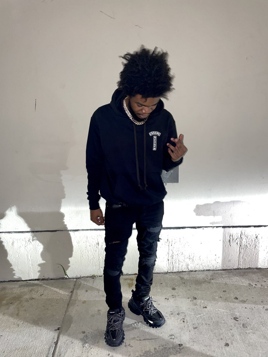 ruga_rus's tweet photo. A hunit ain’t shit we chasing M’s now 👻 https://t.co/LxCvxJgzSr