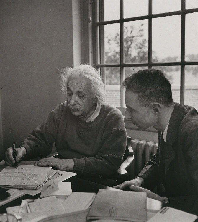 Physics Photo Of the Day:

Physicist J. Robert Oppenheimer Discussing Theory of Matter with Albert Einstein at the Institute for Advanced Study in Princeton, New Jersey, 1947.

(by Alfred Eisenstaedt)