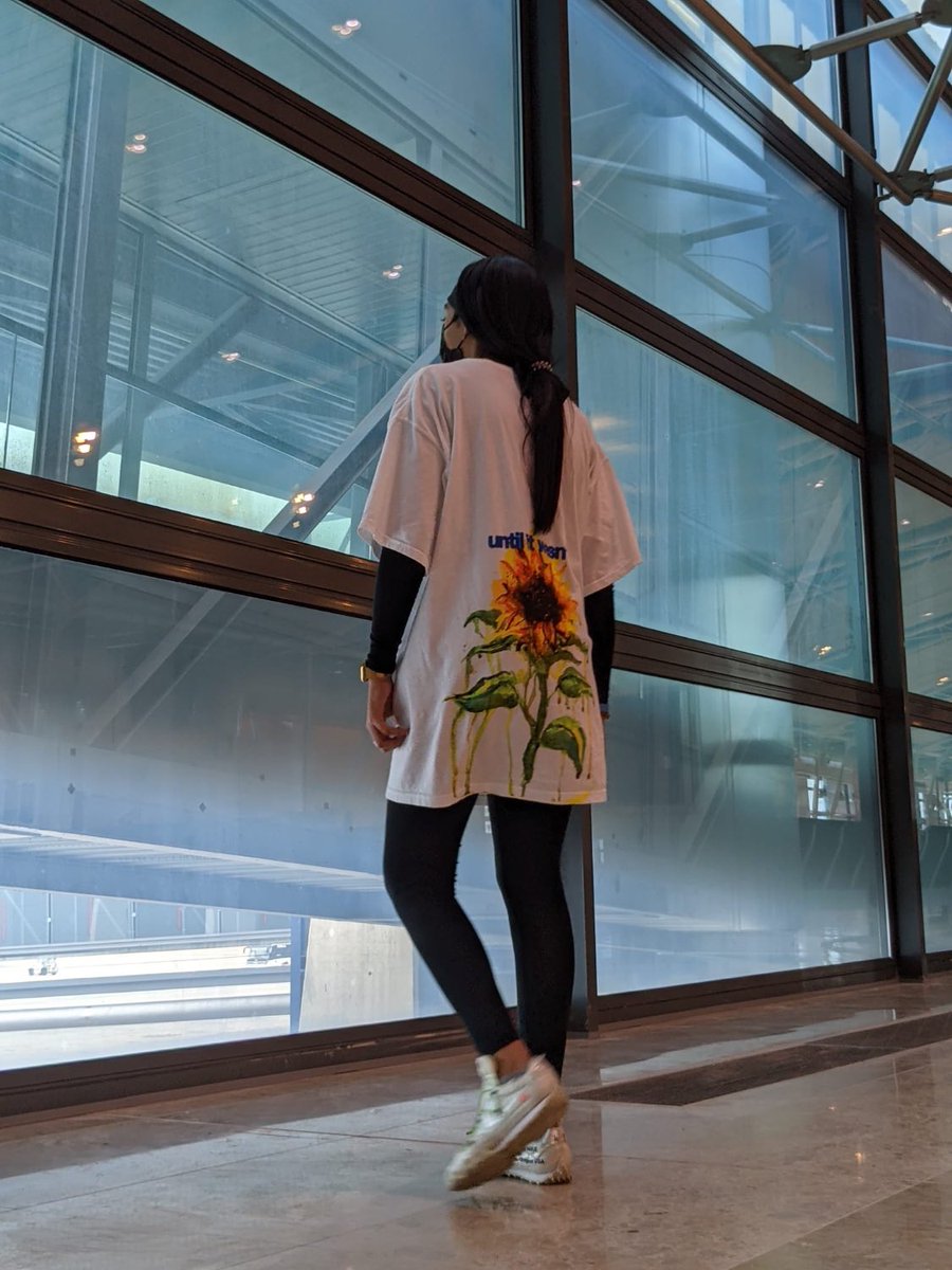 sasaavera_'s tweet photo. Lexii's Outro 🌻 https://t.co/EEKoNARKub