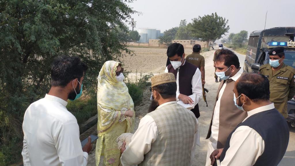 SarahAslamOffl's tweet photo. Checking of Digital Girdawari at Mauza Kotla Ghulam, Tehsil Kot Chutta https://t.co/owSubfJW2t