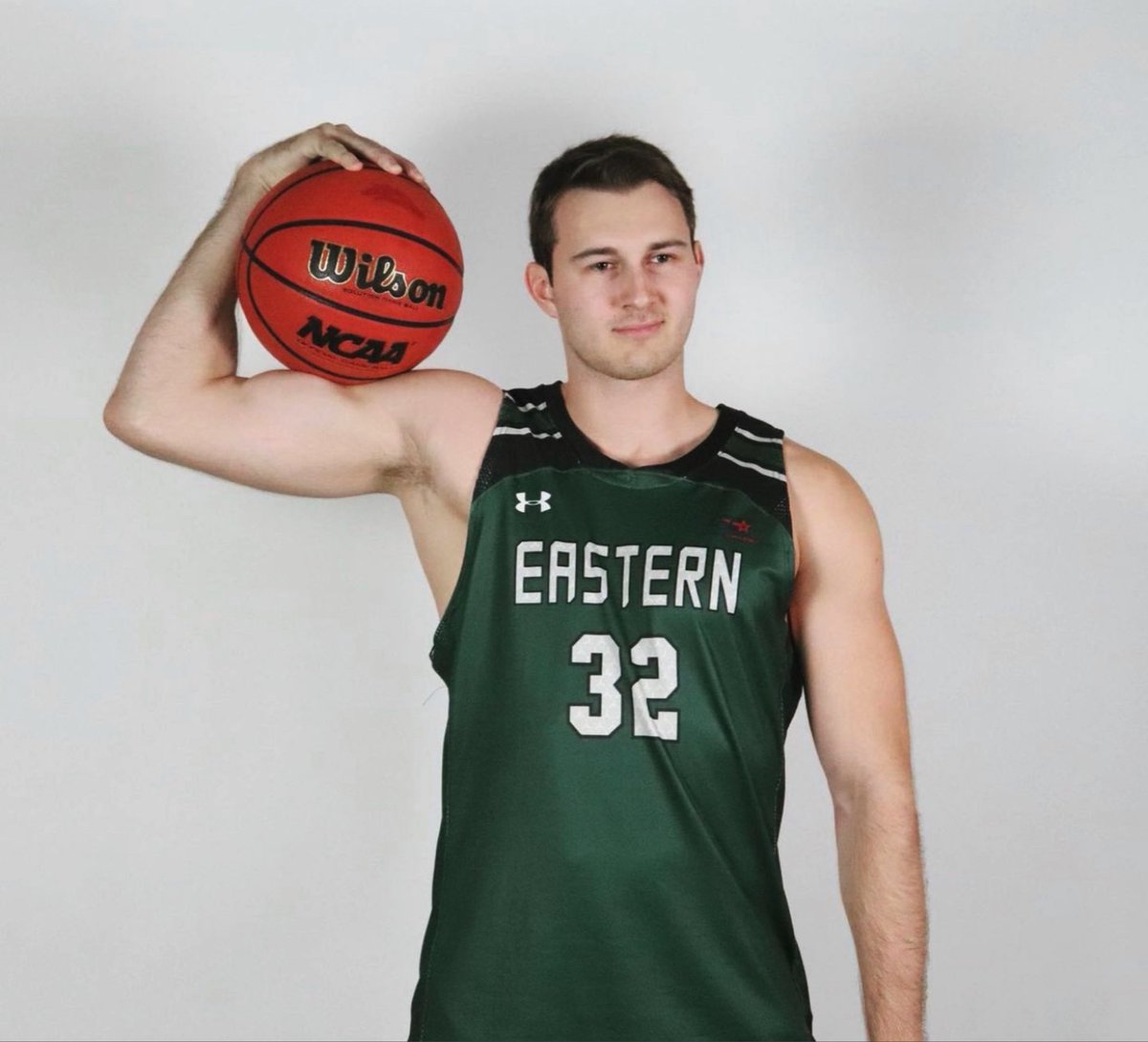 AZSelectBoysBB's tweet photo. Arizona Select Alumni @JaredCPerry w/ 6pts 4reb Tonight vs Pac12 University of Arizona in His  @ENMUBasketball Debut https://t.co/qajuXVb08i