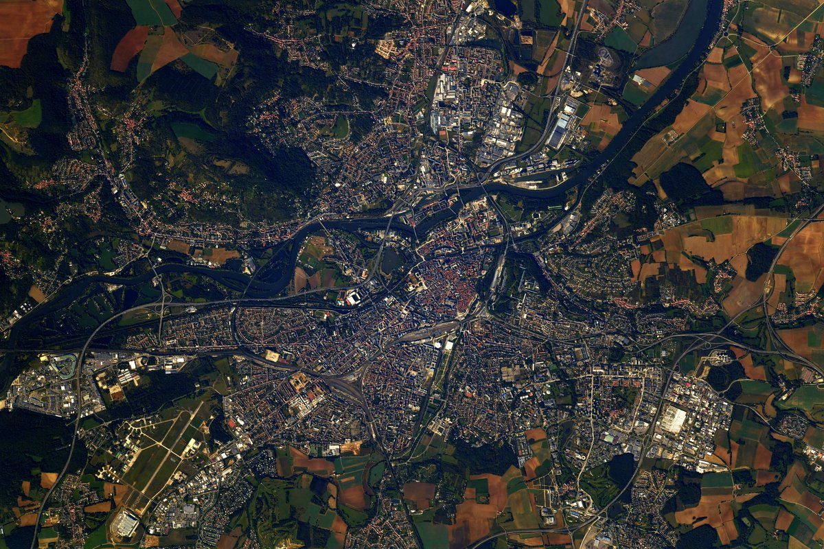 #UnJourUneVille🇫🇷  Celle-ci on me la réclame depuis longtemps : voici Metz ! Ce n'est pas de la mauvaise volonté mais loin des côtes, les villes sont plus difficiles à localiser. #MissionAlpha