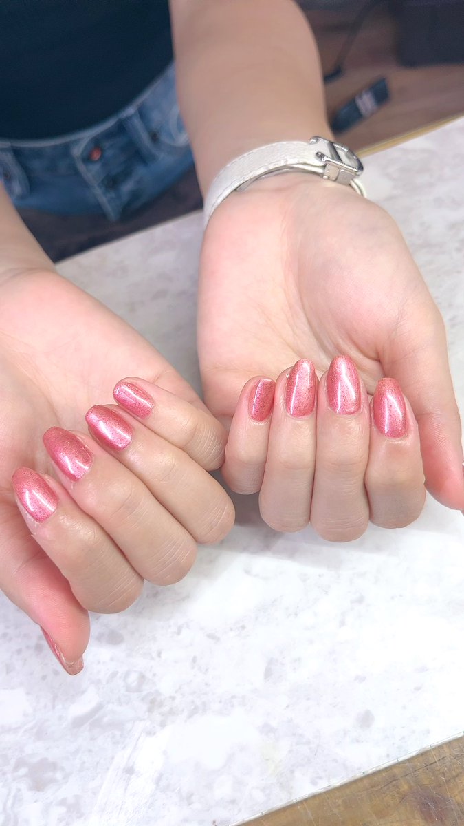 nyaaatsuki's tweet photo. ネイルを新調しました💅✨
ピンクというか
レッドというか
ブラウンというか
絶妙なカラーがお気に入り😙
ハンドはワンカラーという
こだわりがあります❤️
#恵比寿 #sunrich
#shellac
#neils https://t.co/euZhoh3eBe
