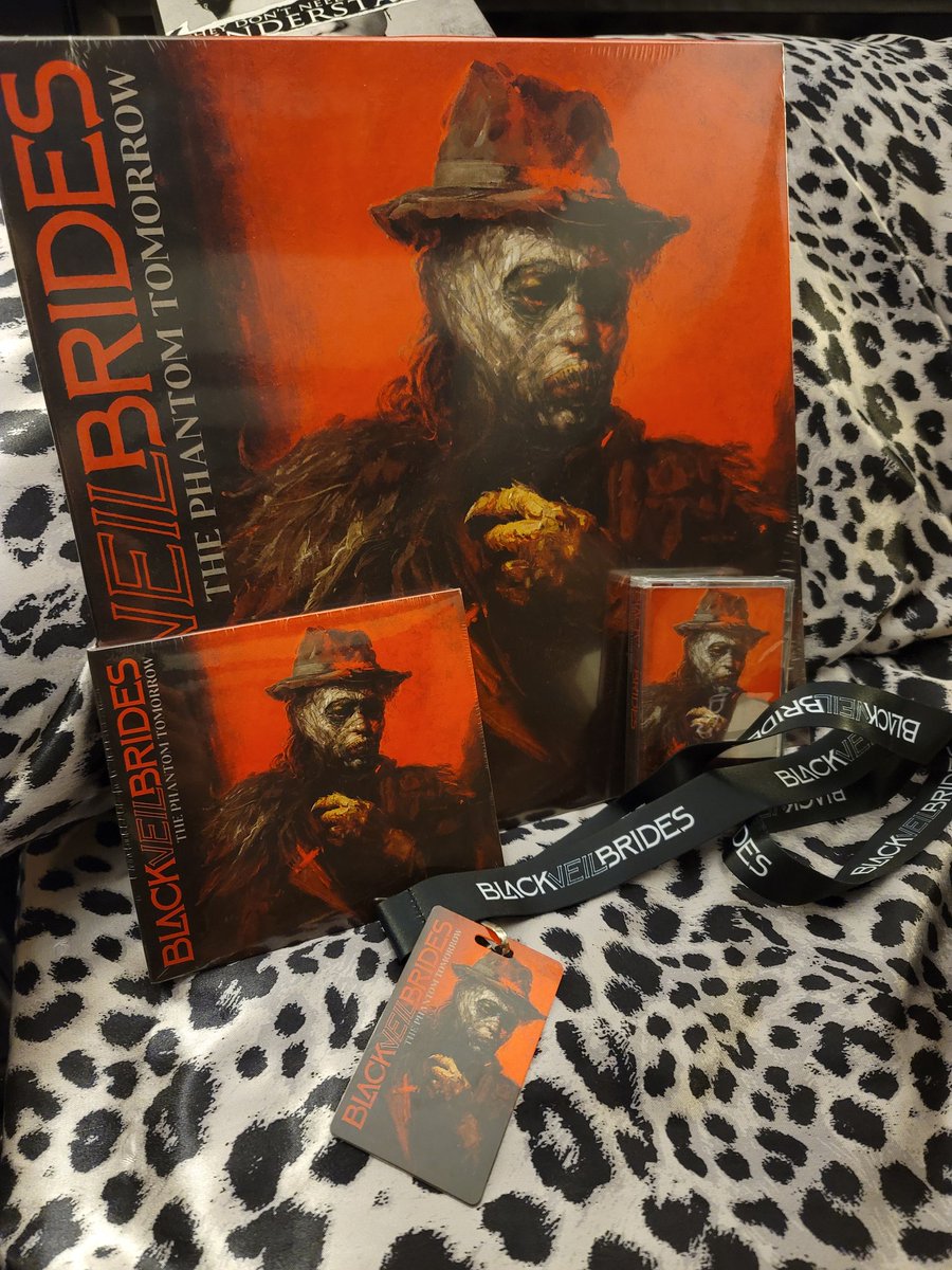 The wait is over!🥰💕💜💕😁😃
 <a href="/blackveilbrides/">Black Veil Brides</a> #PhantomTomorrow
<a href="/christiancoma/">CC</a>
<a href="/andyblack/">Andy Biersack</a> <a href="/LonnyEagleton/">Lonny Eagleton</a> <a href="/JakePittsBVB/">Jake Pitts</a> <a href="/JinxxBVB/">Jinxx</a>