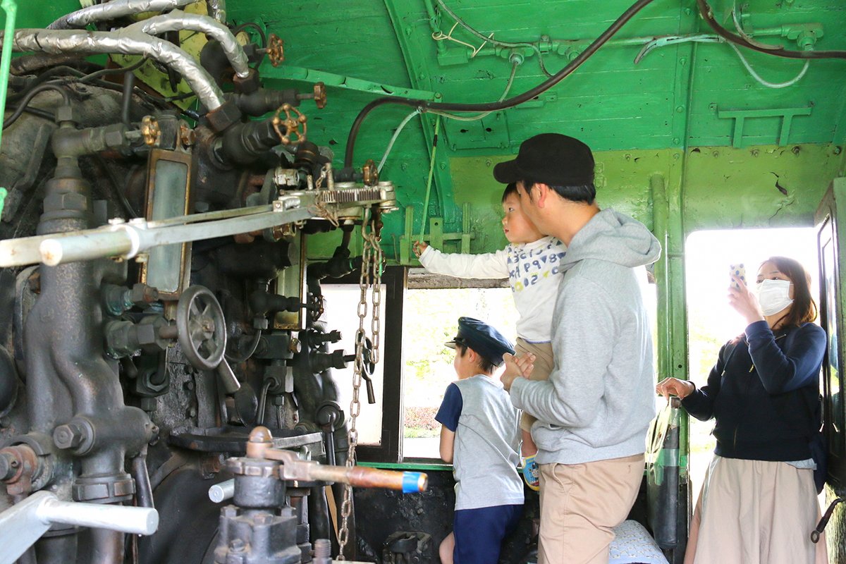 SL🚂の運転席に入れます】 西尾公園に展示してある「C12型230号蒸気