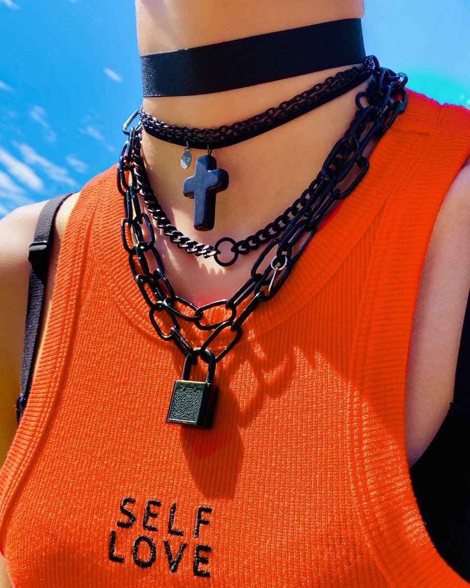 Never Take It Off has become synonymous with Self Love . 🧡 Every single piece comes with a special vow card 🖊 from the Artist, encouraging you to make your own personal promises while your piece is being tied or worn. ➰⛓ Collect yours only on NEVERTAKEITOFF.com 🖤