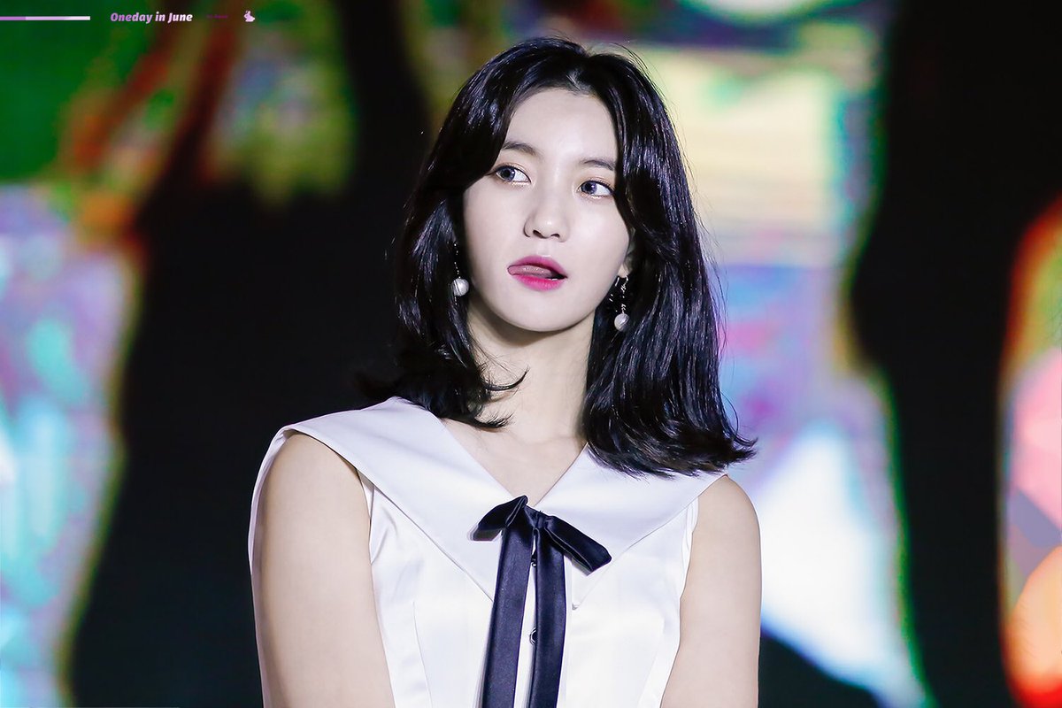 BINNIELOOKS's tweet photo. #비니 #오마이걸 #OHMYGIRL #Binnie https://t.co/AlNBdp5Hfs