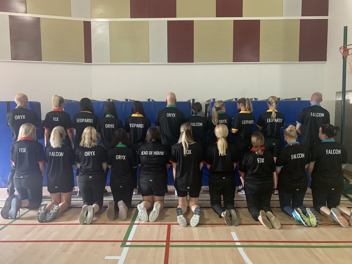 VHPS_HeadHouse's tweet photo. Looking good, feeling great. Our teachers are feeling smart in their brand new house shirts! #lookinggoodfeelinggreat #VHPSRocks https://t.co/Bu1N03TJ2k