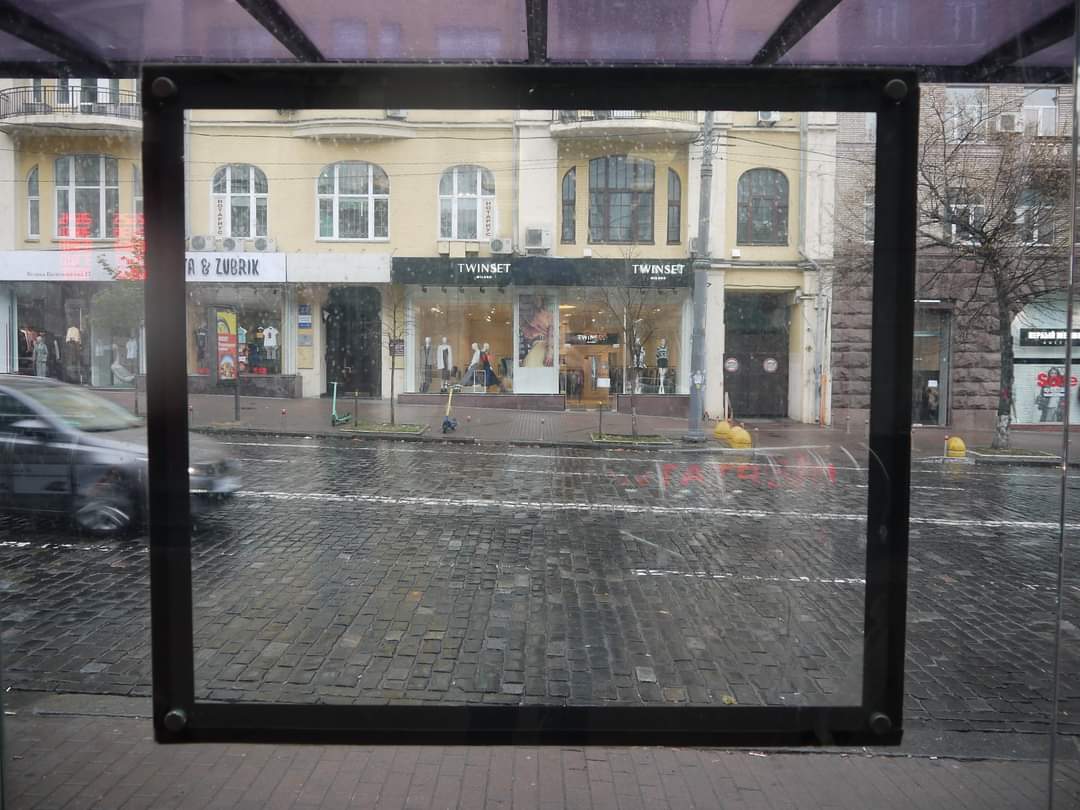 Psychologist_UA's tweet photo. #panasonic #lumixG2 #RainyDay #totalgrey #streetphotography #Ukraine #Kyiv https://t.co/eKHnLTQIMK