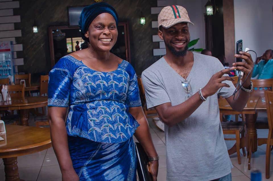 HermanAmisi's tweet photo. Hey l’église, c’est l’anniversaire de ma tendre mère. C’est aujourd’hui qu’elle naquit😀… On lui souhaite quoi?😊

Je ne vous demande pas de lui expliquer les bêtises que je fais ici, évitons l’immaturité aujourd’hui svp!

#HappyAnniversaireMaman ton fils immature t’aime♥️🎂 https://t.co/c8WxsK1sf1