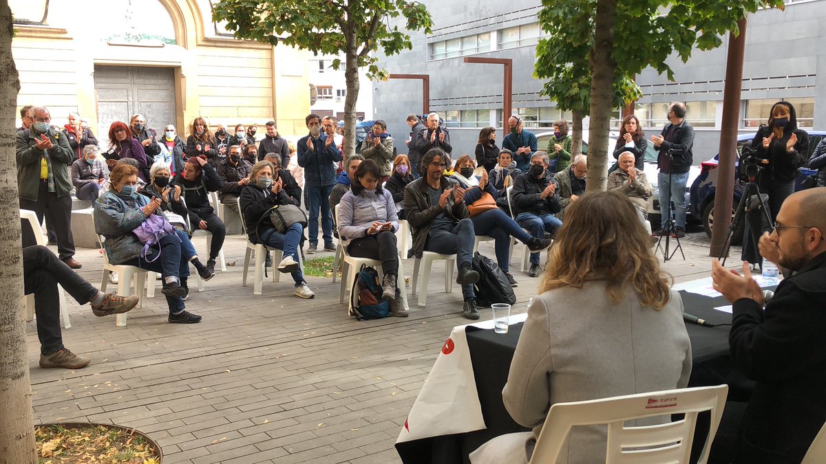 NouLledoners's tweet photo. Volem l'absolució de totes les encausades polítiques i que les mostres de solidaritat pública que hem rebut es converteixin en fets:

❗️ Que retirin l'acusació a les nostres companyes de @NouLledoners https://t.co/VkIrZ1J2NV