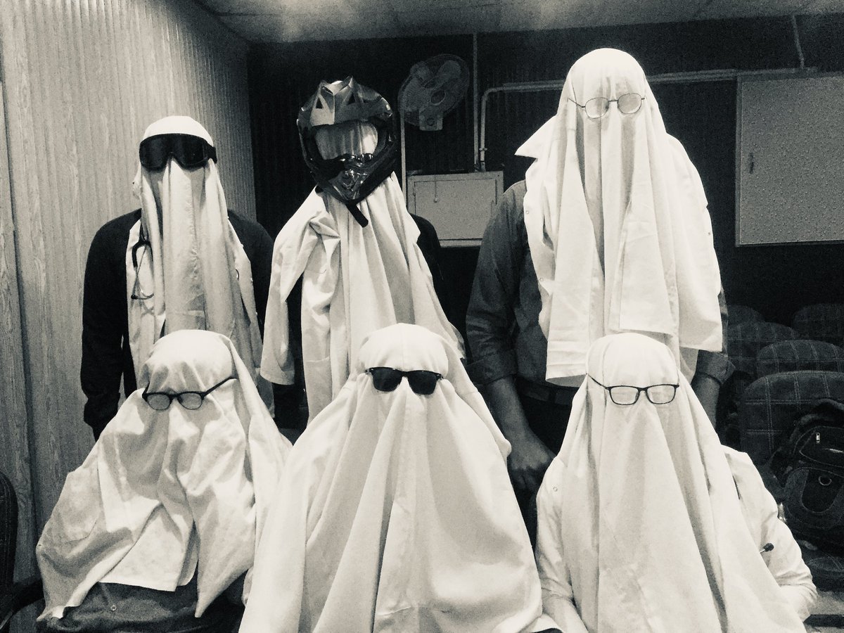 sajjadsajjo11's tweet photo. جب وہ کہے کہ:
"پردہ اتنا ہی پسند ہے تو خود کر لو"
 بوائز بی لائک
     Wards Ended on a Ghost note
#Ghostschool https://t.co/zPyWj4OdfJ