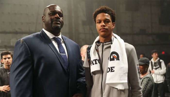 50NuancesDeNBA's tweet photo. Le Shaq’ a fait une déclaration plutôt surprenante concernant sa relation avec ses enfants : 

« Nous ne sommes pas riches, je suis riche […] Tu dois avoir des diplômes si tu veux que j’investisse dans ton entreprise, tu dois avoir un vrai projet. Je ne donne pas d’argent » 💭😳 https://t.co/VLcE4dvp44