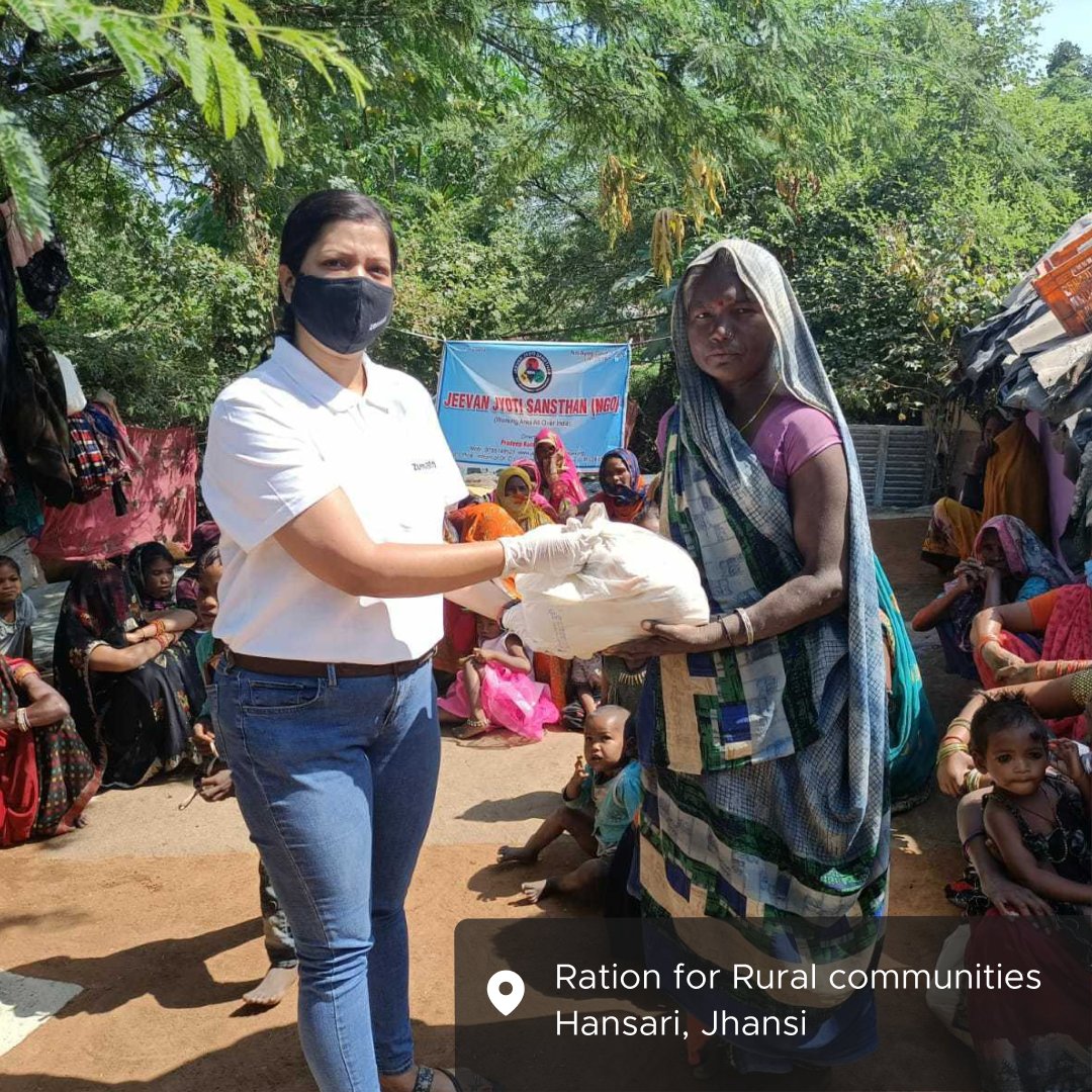 deepigoyal's tweet photo. Instead of gifting sweets and presents to each other, we wanted to once again experience the joy of giving back to the society (something the pandemic hasn't allowed us to do for a while). https://t.co/6aZbTwiZah