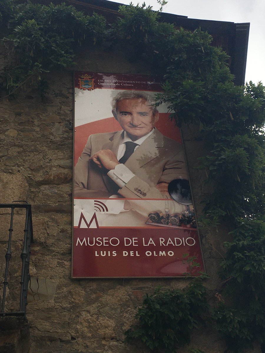 AGarciaBasket's tweet photo. Era una visita obligada y ha merecido muchísimo la pena!!! 😍📻😍
#DelOlmo #Ponferrada #Radio #Protagonistas https://t.co/rhN8DjFraG