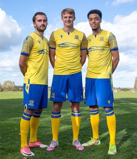 SouthendBrasil's tweet photo. 🇧🇷 BRASIL?
Esse é o nosso terceiro uniforme para a temporada 21/22 torcedor. Lembra muito uma seleção aí né pessoal? hahaha 😅. Lindíssimo !!! 🔵⚪🦐
#Bluss #SUFC #COYB https://t.co/F7Tw3h2BvK