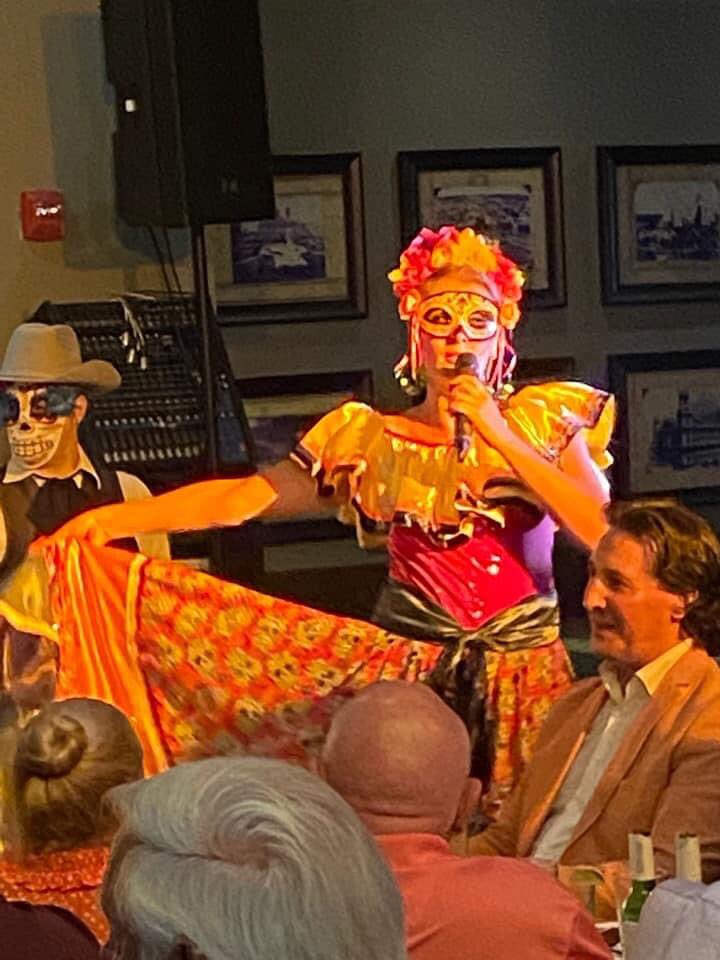 Maylucita's tweet photo. 🌐https://t.co/LTPbBcYf22
#maylu #mayluhernandez #caroentertainment #miamilive #miamidinner #miamiparty #culturacubana #miamishows #miamievent #show #music #miamimusic #cubanosporelmundo #casacuba #flamenco #latinshow #halloween #hellowenparty #helloween2021 https://t.co/fEi57WO7wa