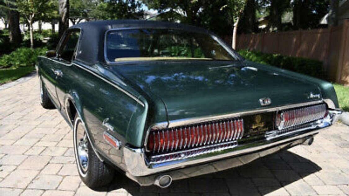 疲れた時は車を見るのも好き。1968年式マーキュリー・クーガーXR7