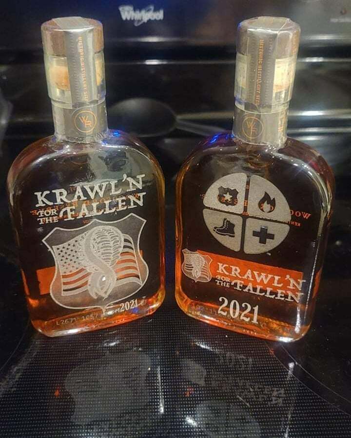 Krawln4TheFalln's tweet photo. Check out this amazing raffle item donated by Jarod from @big_blueline_flag !!! https://t.co/BT1fVLSLa4 https://t.co/tHxCzV37Vj