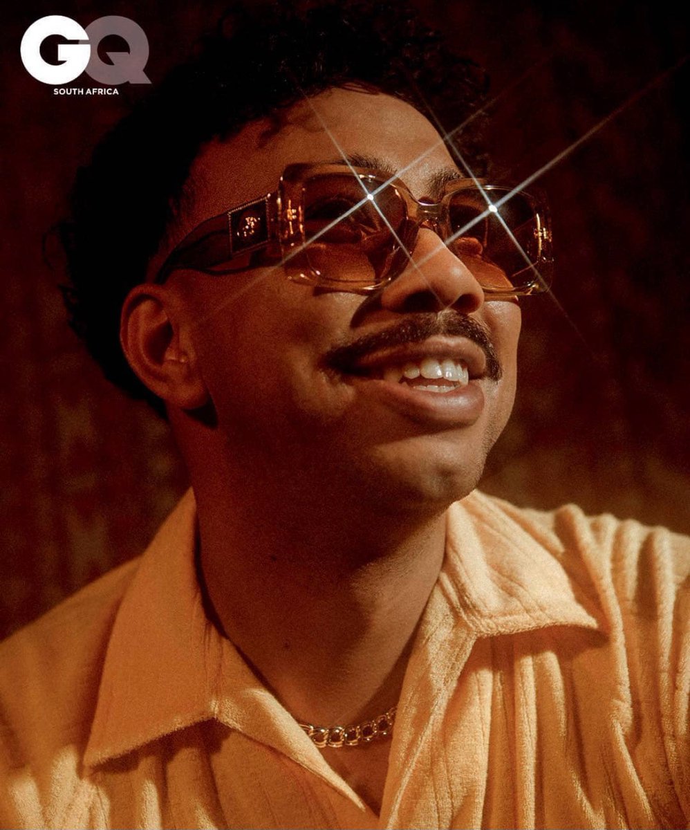 FatLipRussell's tweet photo. AUJ Look how reg I am in the November issue of GQ. 🥺🕺🏽 https://t.co/pmal6xBsP5