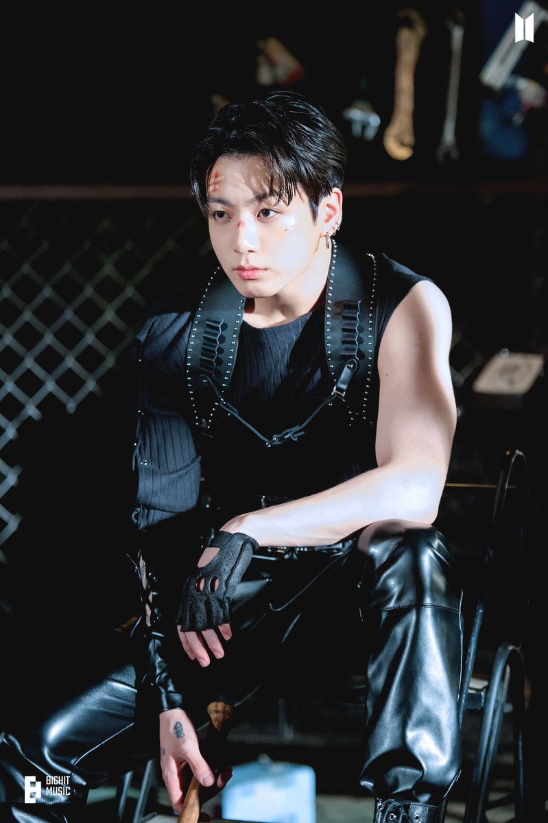 tanniegallery's tweet photo. 021121 BTS Season’s Greetings 2022 Naver Post 
(7)
<Jungkook>
#BTS @BTS_twt https://t.co/erGxdhuM80