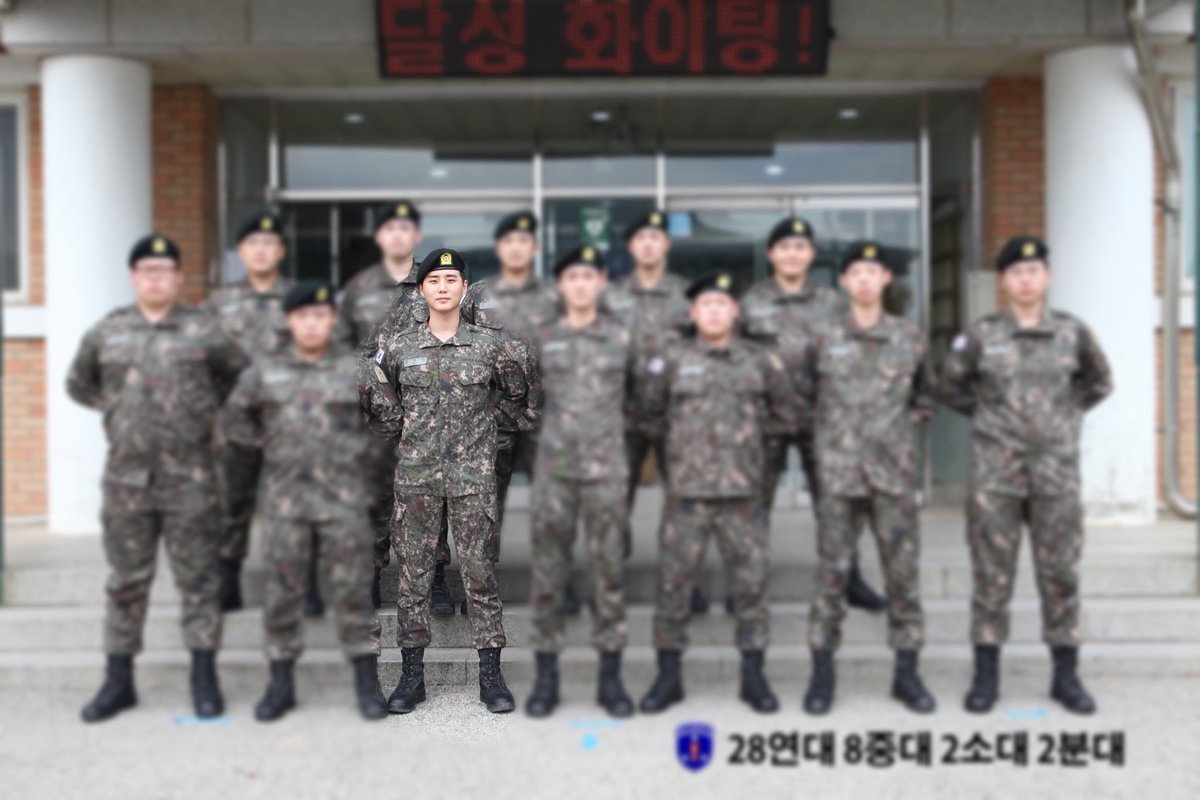 moonraiijeu's tweet photo. 211102 youngk squad photo ❤️ https://t.co/4xnnTj0Mr4