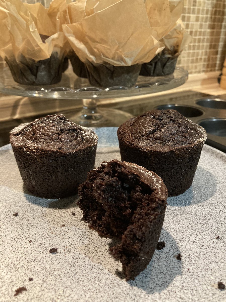 PavlaPlaminek's tweet photo. Když dáváte na @pickey recept se surovinou “bulva červené řepy”, bacha na nekorektní autocorrect. On by se někdo mohl dopustit trestného činu ublížení na zdraví a mě by zavřeli za navádění k trestnému činu. Bulva není vulva. #uf #opraveno #muffiny jsou tam už taky … https://t.co/Vla6eXcNaY