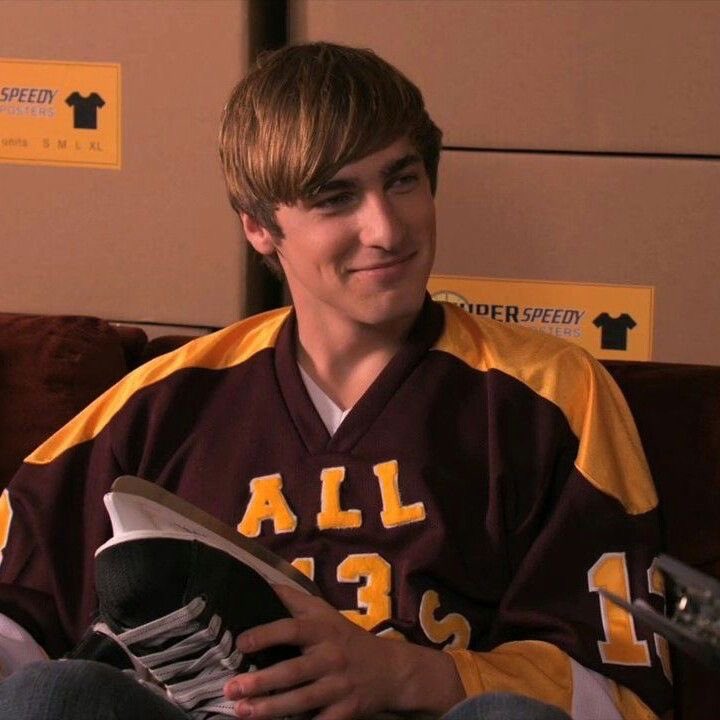 WISHING A VERY HAPPY BIRTHDAY TO THE MAN, THE MYTH, THE LEGEND KENDALL SCHMIDT! <3 