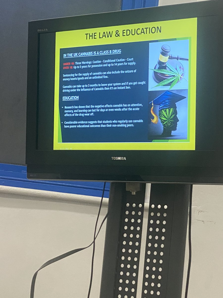 SwitchUpNotts's tweet photo. Our mentors attended a very productive &amp; educational training workshop with CGL yesterday to expand on their knowledge on substance abuse, this will now enable them to be more informed when supporting young people. #development #Drugs #youngpeople #LivesNotKnives https://t.co/bD72eWFGuq