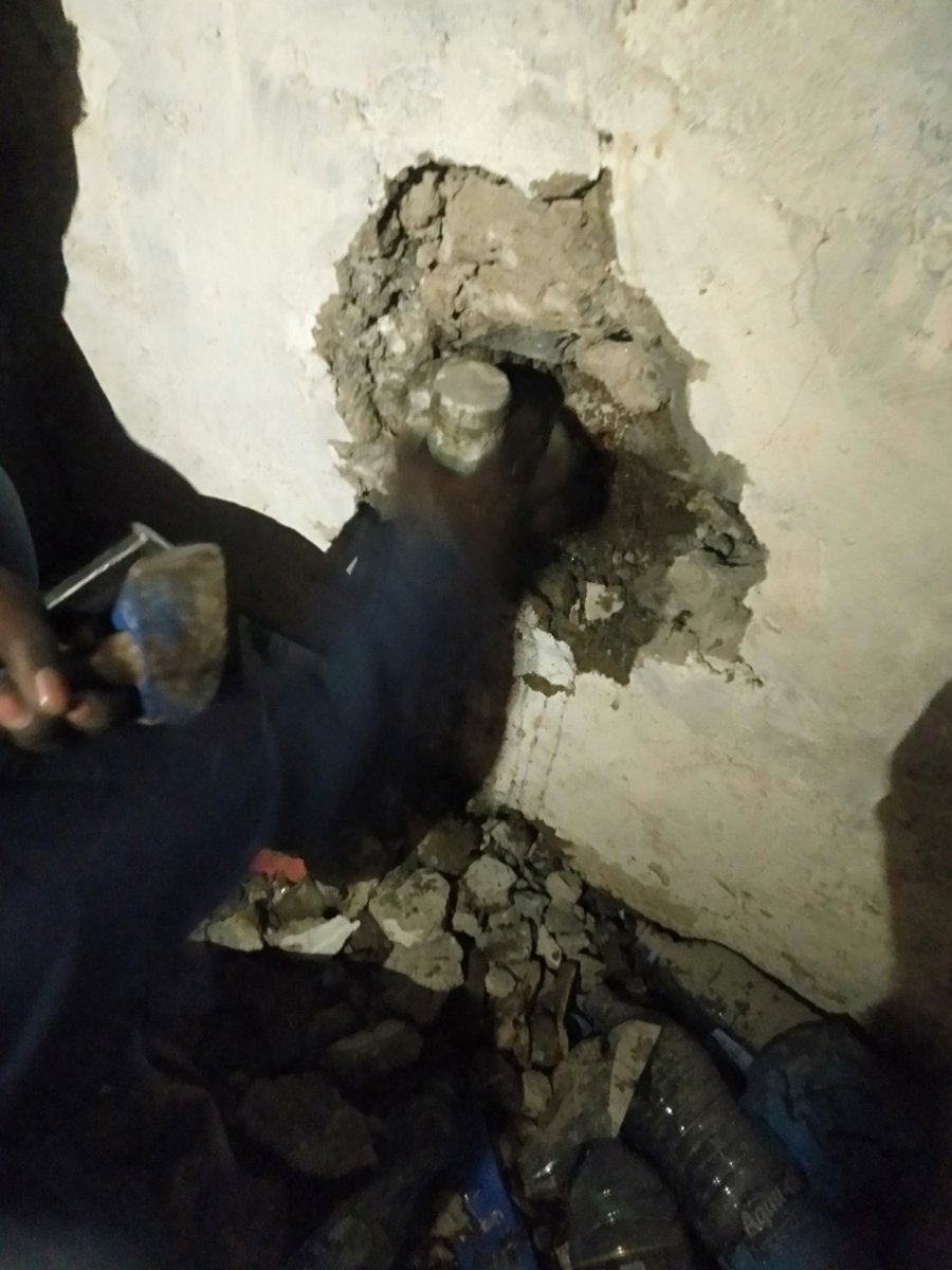 Markyallo's tweet photo. What happens when the client decides to be the designer, electrician, plumber and the foreman in a site whose main contractor is the client?
I advise clients to have electrical and plumbing drawings for their projects. They come in handy during maintenance in spotting defects https://t.co/kSdKJu4SNW