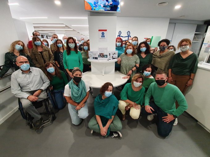 ConArtritis's tweet photo. Muchas gracias por participar en las actividades, por implicaros en cada acción, por disfrutar a pesar de que el dolor, la rigidez y la fatiga no nos lo pongan fácil.
Para nosotros es un honor representar a nuestro colectivo y poder hacer campañas de esta magnitud
#OctAR21⬇️ https://t.co/uCfRl9p6wk