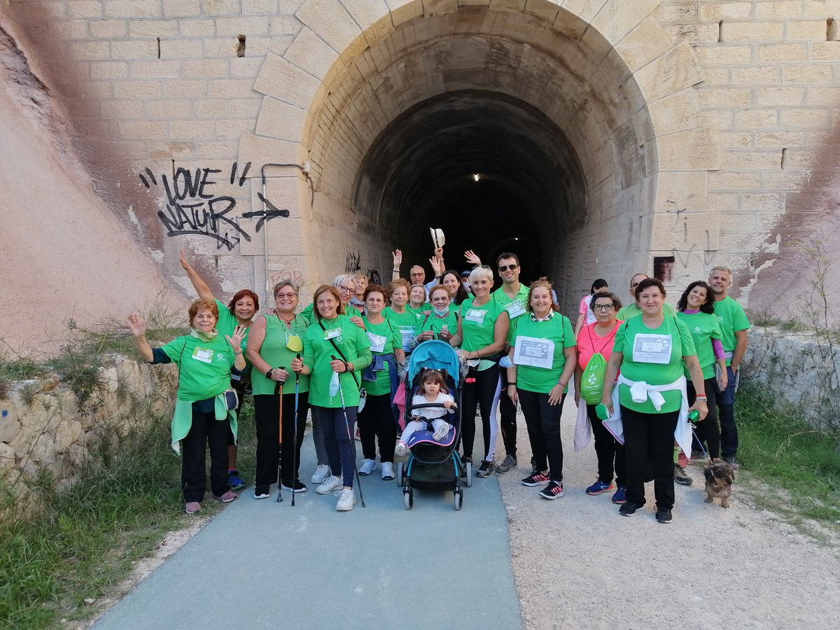 ConArtritis's tweet photo. Muchas gracias por participar en las actividades, por implicaros en cada acción, por disfrutar a pesar de que el dolor, la rigidez y la fatiga no nos lo pongan fácil.
Para nosotros es un honor representar a nuestro colectivo y poder hacer campañas de esta magnitud
#OctAR21⬇️ https://t.co/uCfRl9p6wk