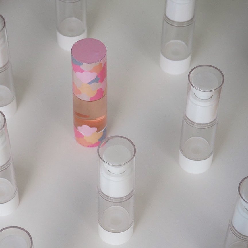 Letmebeyourfav1's tweet photo. 💝สเปรย์เเอลกอฮอลพกพาสะดวก ขนาด30ml เติมง่าย มีเเอลกอฮอล food grade 2 กลิ่นค่ะ 
- miss dior(pink)
- chanel chance eau fraiche(green) 
ราคา89บาทโปรโมชั่นวางขายเดือนเเรกจนถึง 30 พ.ย. 2564 ซื้อ2ขวด 150 บาท

สนใจ dm ได้เลยนะคะ❤️

#sprayalcohol #alcoholspray #covid_19 #สเปรย์แอลกอฮอล์ https://t.co/WKHkXhXw8M