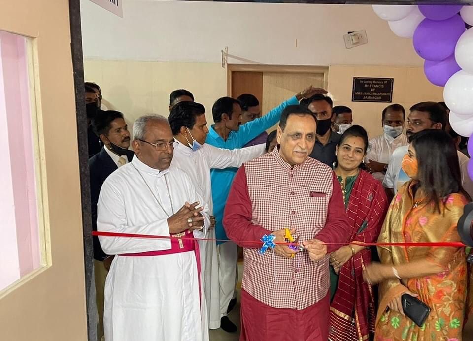 vijayrupanibjp's tweet photo. રાજકોટ ખાતે ક્રાઇસ્ટ મલ્ટી સુપરસ્પેશ્યાલિટી હોસ્પીટલનું આધુનિક ડાયાલીસીસ યુનિટનો શુભારંભ કરાવ્યો હતો. https://t.co/91AhvgbRyG