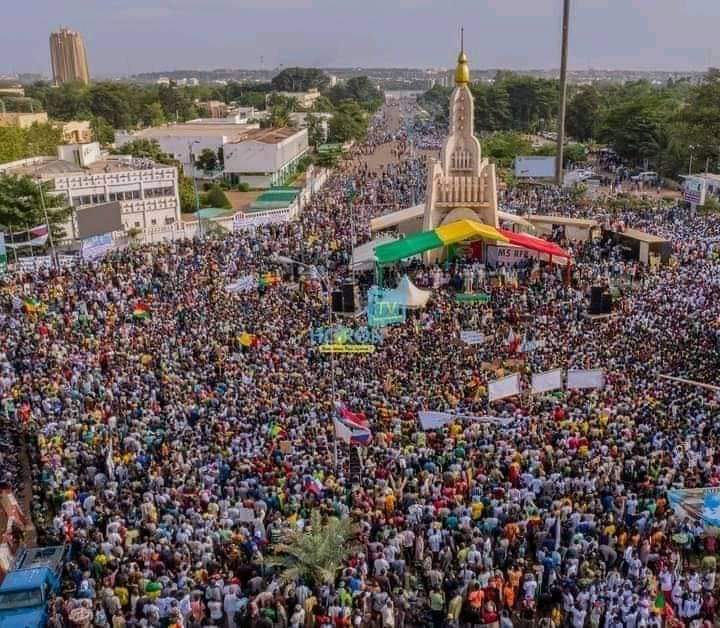 KalyangaV's tweet photo. Succès total du Mali. Pendant ce temps le Niger voisin joue à la traîtrise. https://t.co/Z9yKUeuIJS