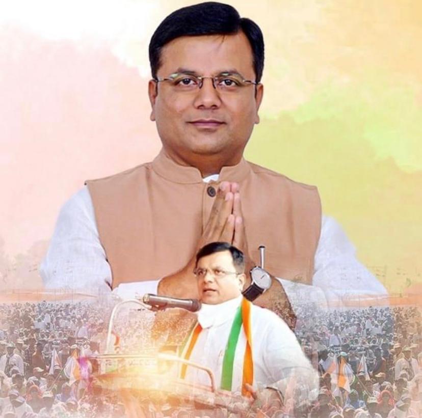 pgkonnur's tweet photo. #ಆಪತಬಾಂಧವ #ApatBandhava 
#KPCC #AICC 

#ಆಪತಬಾoಧವ ನಿಗೆ ಸಿಕ್ಕ ಜಯಭೇರಿ ಜನಮನ್ನಣೆ, #ಶ್ರೀನಿವಾಸ_ಮಾನೆ ಅವರ ಗೆಲುವು #ಹಣ_ಬಲ ದ ಮುಂದೆ, #ಜನ_ಬಲ ದ ಗೆಲುವು.
Congratulations to @SrinivasMane for #Thumping_Victory &amp; #Historical_Win @Hangal #Constituency
@SaleemAhmadINC @DKShivakumar @JarkiholiSatish https://t.co/7Y4IXLfD2U