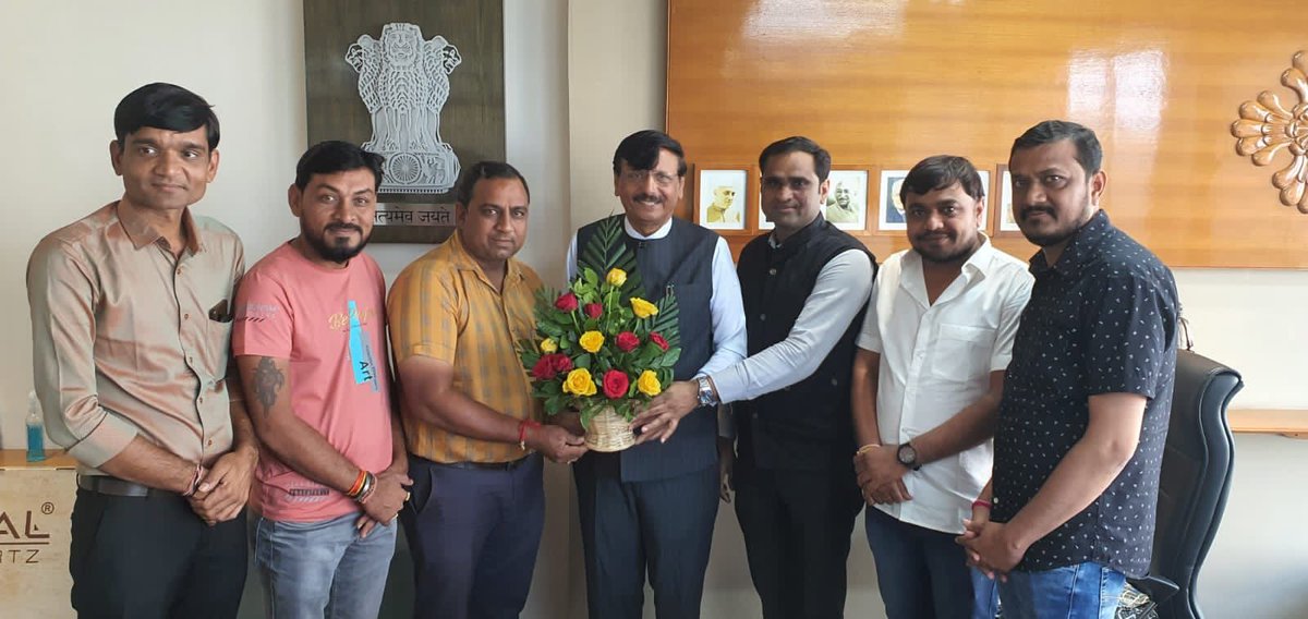 આજરોજ ગાંધીનગર સ્વર્ણિમ સંકુલ-2 ખાતે મોરબી તાલુકા તથા જિલ્લાના ભારતીય જનતા પાર્ટીના હોદ્દેદારો સાથે શુભેચ્છા મુલાકાત કરી હતી.