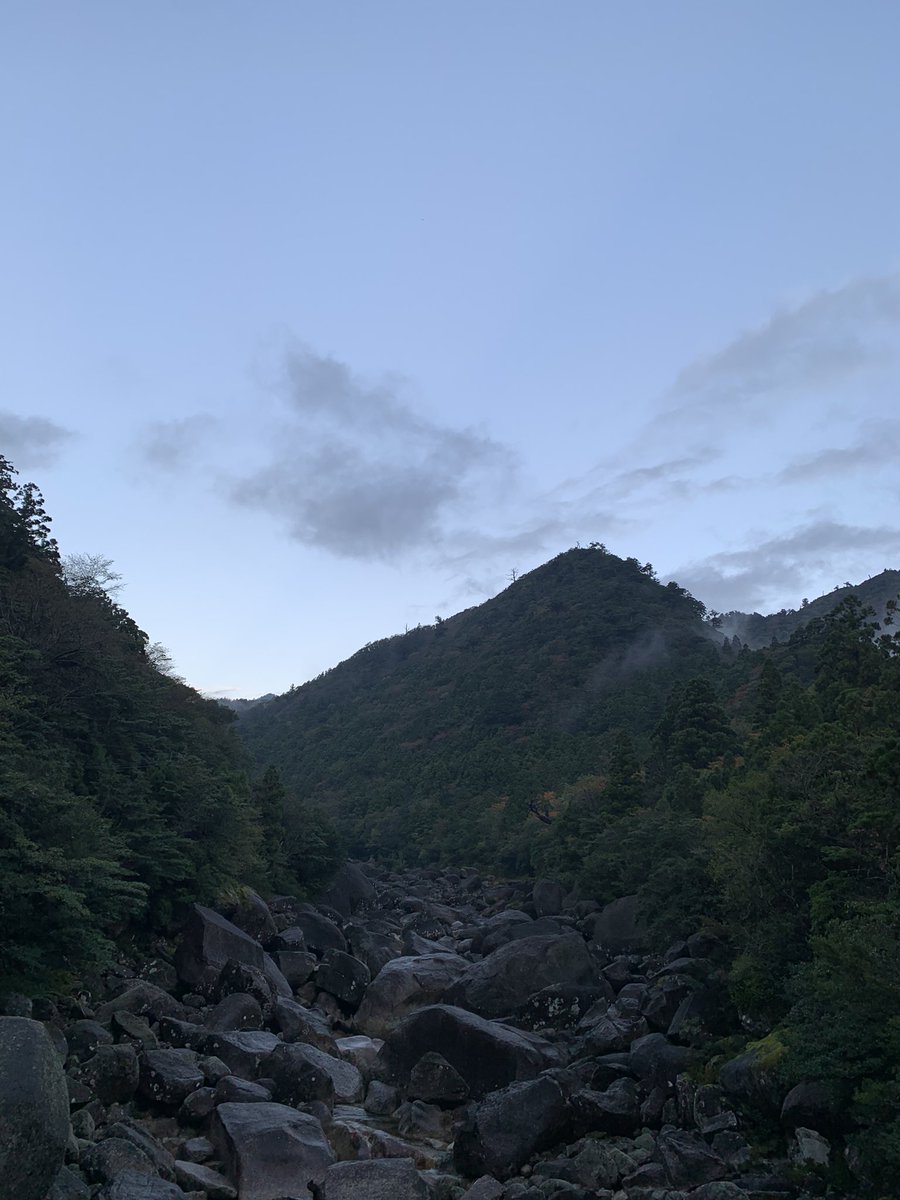 ntre_o's tweet photo. 昨日までお休みをいただいて屋久島tripに行ってきました⛰✈︎終始滝のような雨の中でしたが本当に気持ちよかった😌浄��とエネルギーたっぷり浴びてきました🌿🤍また行きたい！！
#登山女子 #山登り #登山 https://t.co/A0kMJaFr0k