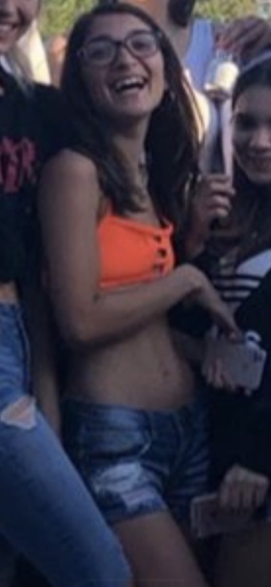 AriAlatorre's tweet photo. Can we just talk about this transformation for a bit? Honestly I’m proud of myself. If you find yourself in a toxic relationship take this as your sign to leave. Toxic relationships can physically kill you. Find your happiness and that will lead you to someone who truly loves you https://t.co/vcsLZCDqmU